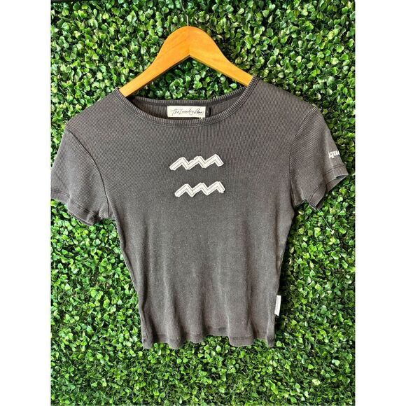 Free People NWT Cropped Shirt Horoscope Cut + Paste The Laundry Room Sz Small Aq - Picture 2 of 5